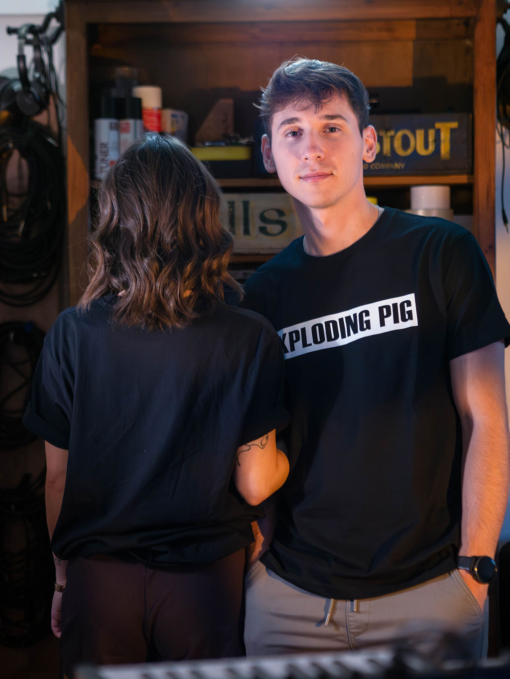 Plain Back - T-Shirt (Black)